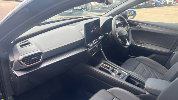 CUPRA Leon 1.5 eTSI 150 V2 5dr DSG Petrol Hatchback - Image 2